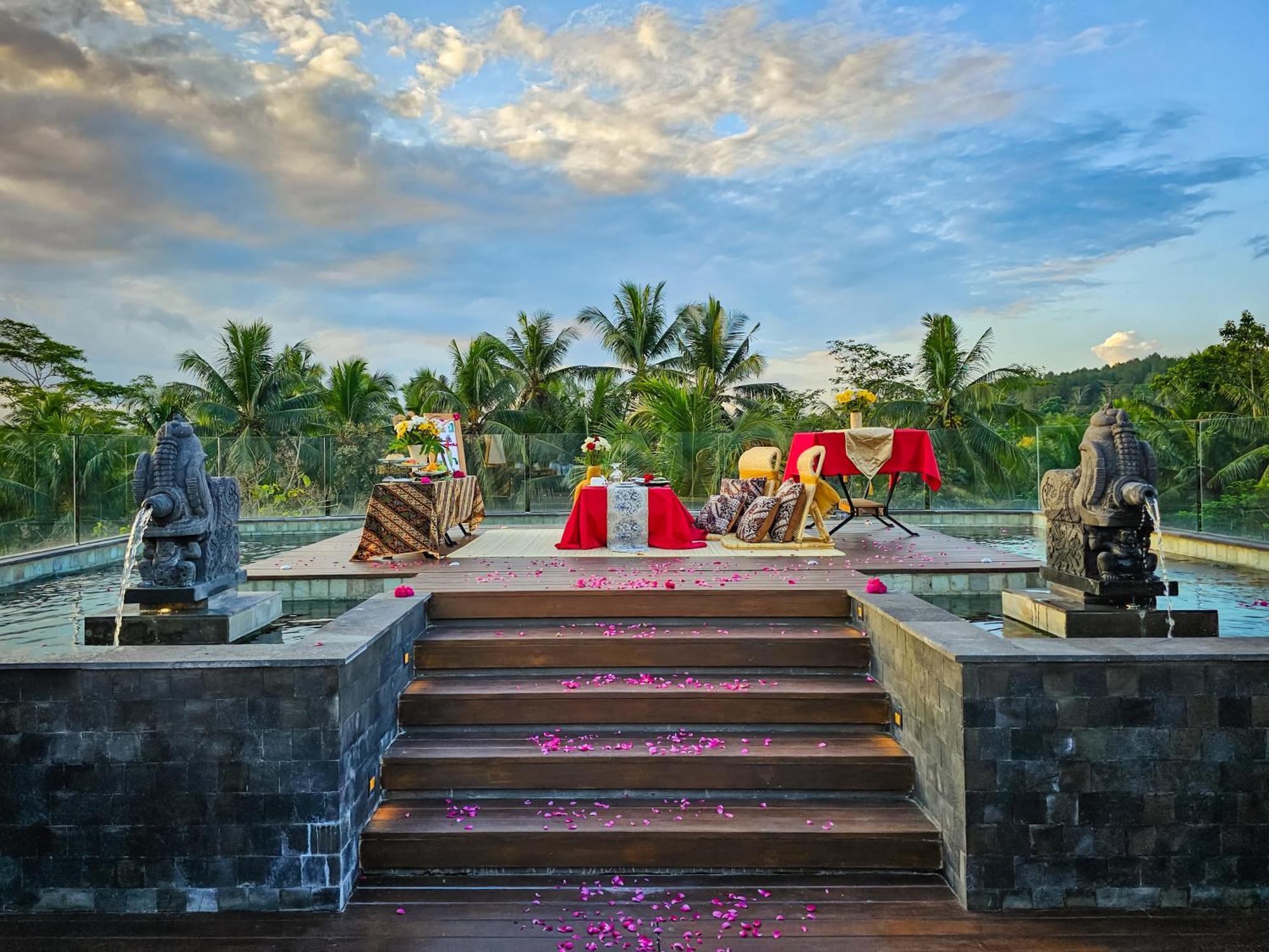 Le Temple Borobudur 5* Magelang